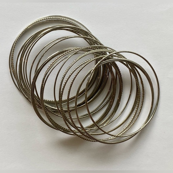Silver Tone Bracelet Lot of 29 Stackable Skinny Bangles - Picture 6 of 6